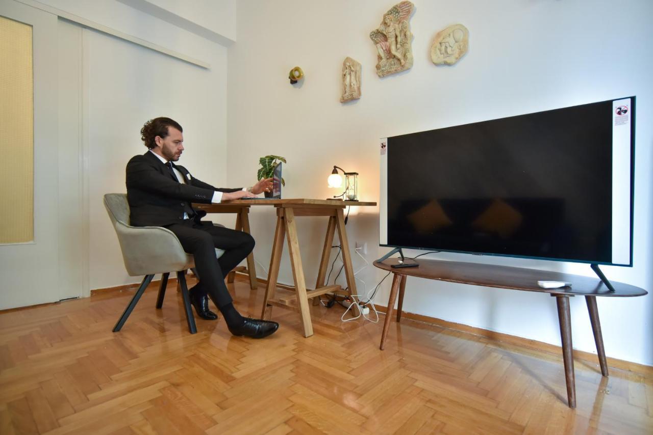 Stylish Next To Acropolis, Metro Stop Fix Athen